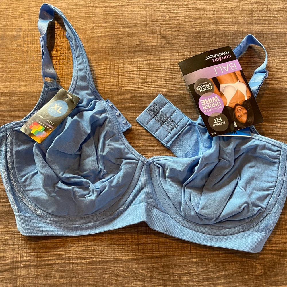 Bali XL sport bra NWT